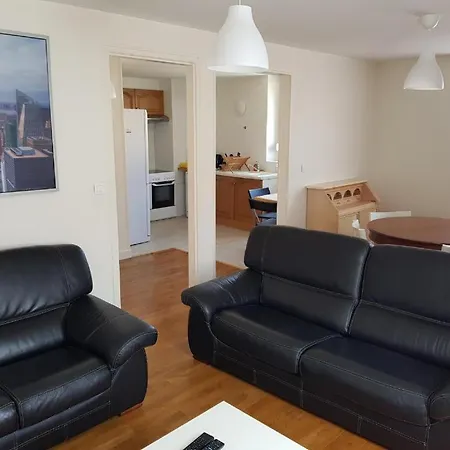 Reims Avenue De Paris Proche Centre 4 Couchages Reims